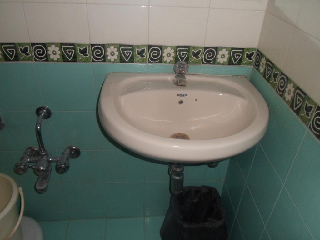 אחמדאבאד Hotel Dudawat חדר תמונה