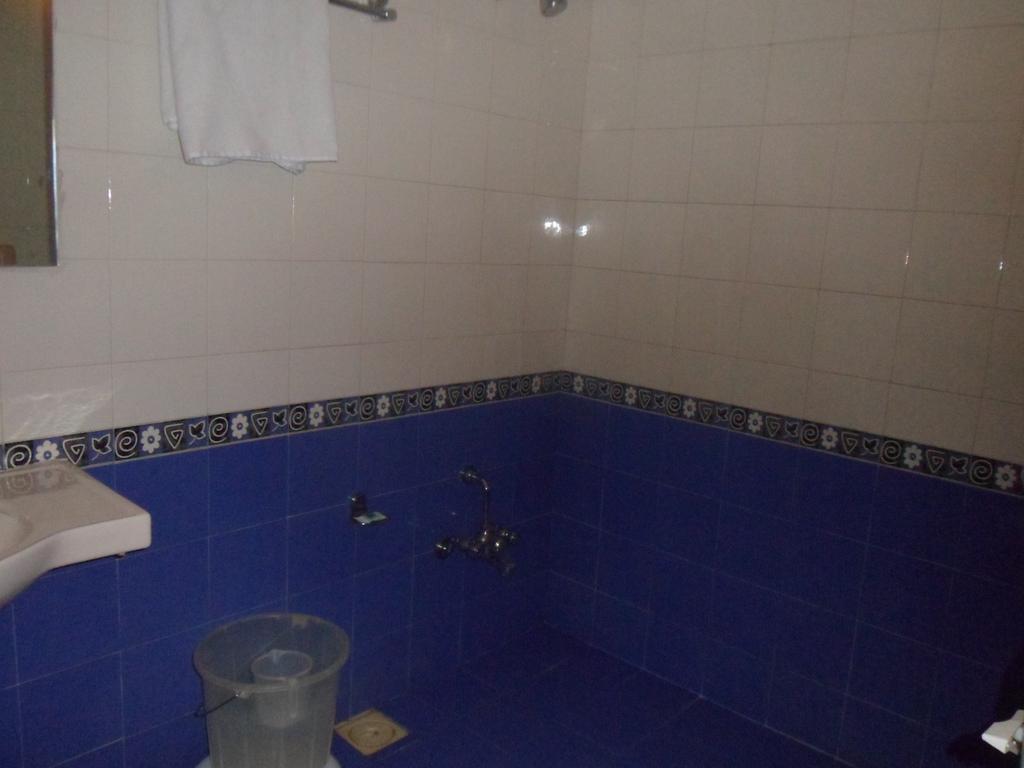 אחמדאבאד Hotel Dudawat חדר תמונה
