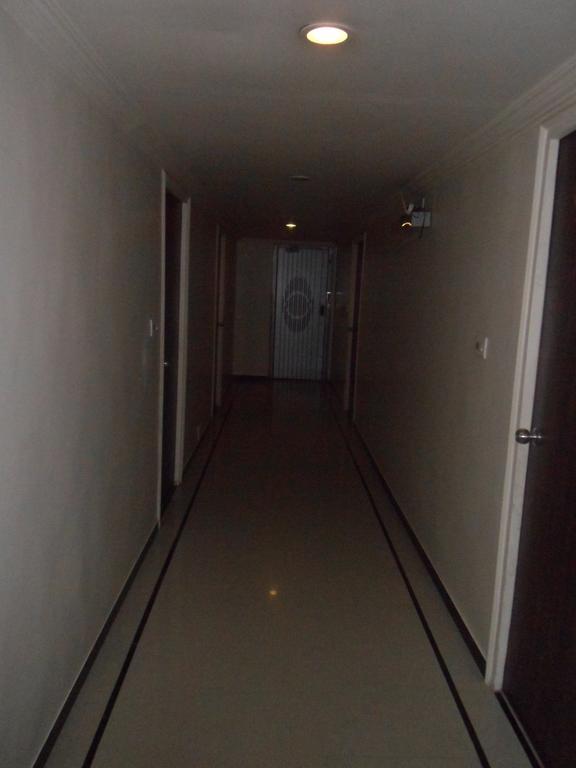 אחמדאבאד Hotel Dudawat מראה חיצוני תמונה