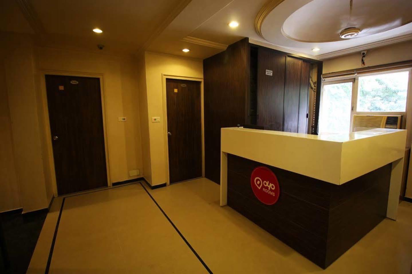 אחמדאבאד Hotel Dudawat מראה חיצוני תמונה